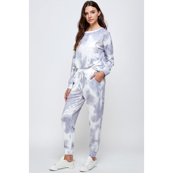 En Creme Tops - SUNDAY MORNINGS LIGHT SWEATSHIRT TOP